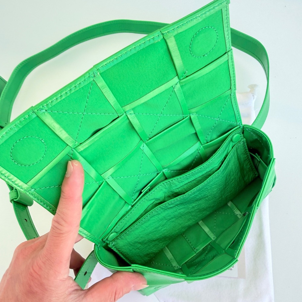 Bottega Veneta Cassette Belt Bag Parakeet Green Maxi Intrecciato Leather 651053 - Picture 13 of 14